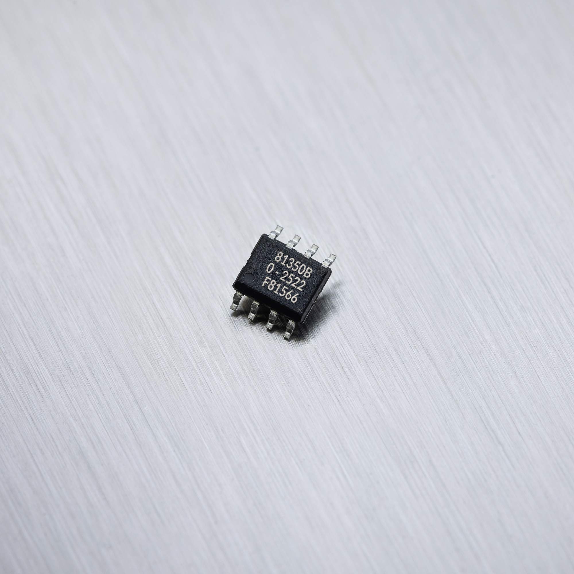 MLX81350 SOIC8封装产品图.jpg MLX81350 SOIC8封装产品图.jpg