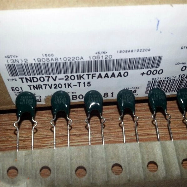 TND07V-201KB00AAA0 TND07V-221KB00AAA0 TND07V-241KB00AAA0 TND07V-820KB00AAA0 TND07V-681KB00AAA0 CHEMI-CON   黑金刚 嘉美工 压敏电阻.jpg